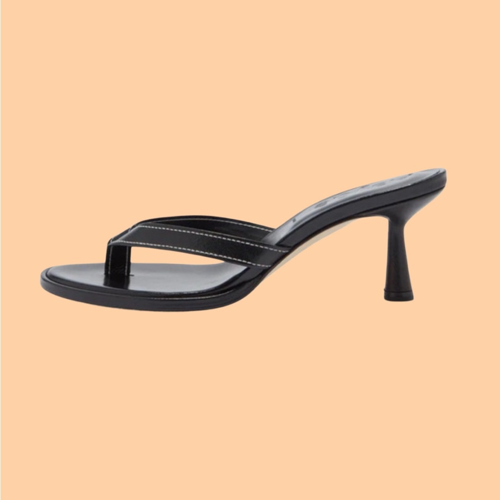 Aeyde // Daphne leather thong sandals